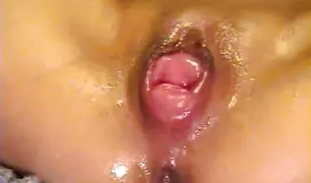 Czech girls Suzanne mom porn manga enjoy the oil while stroking her body